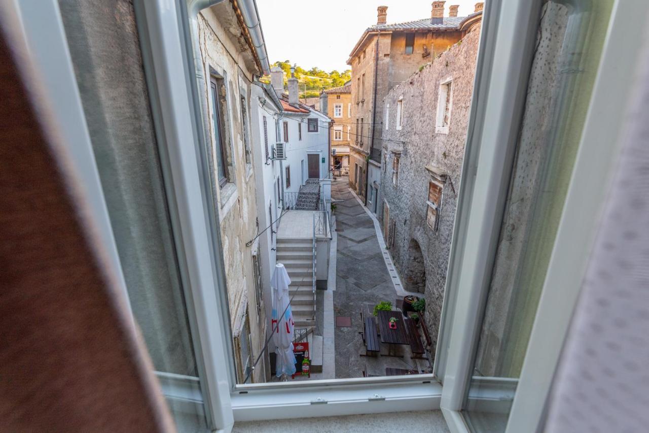 Apartment Seka Oldtown Senj  Buitenkant foto