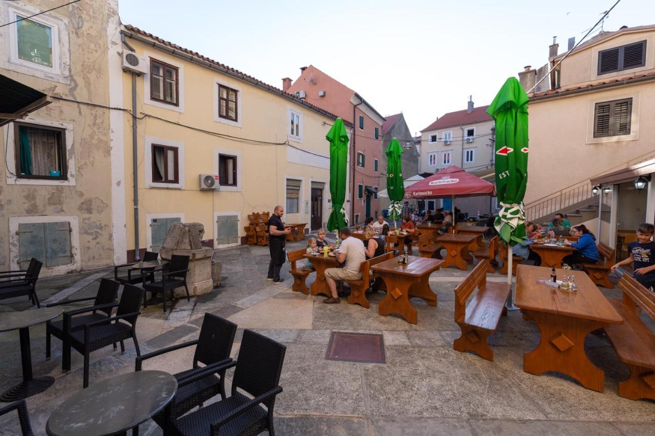 Apartment Seka Oldtown Senj  Buitenkant foto