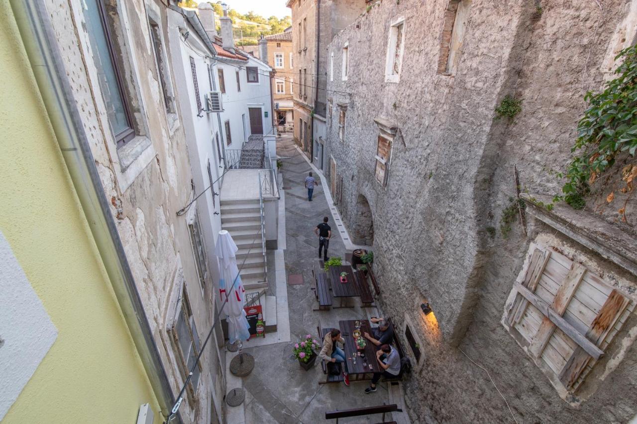 Apartment Seka Oldtown Senj  Buitenkant foto