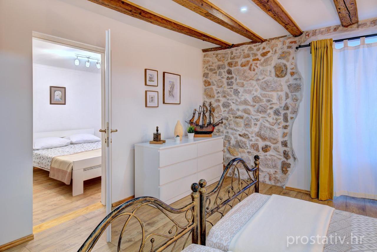 Apartment Seka Oldtown Senj  Buitenkant foto