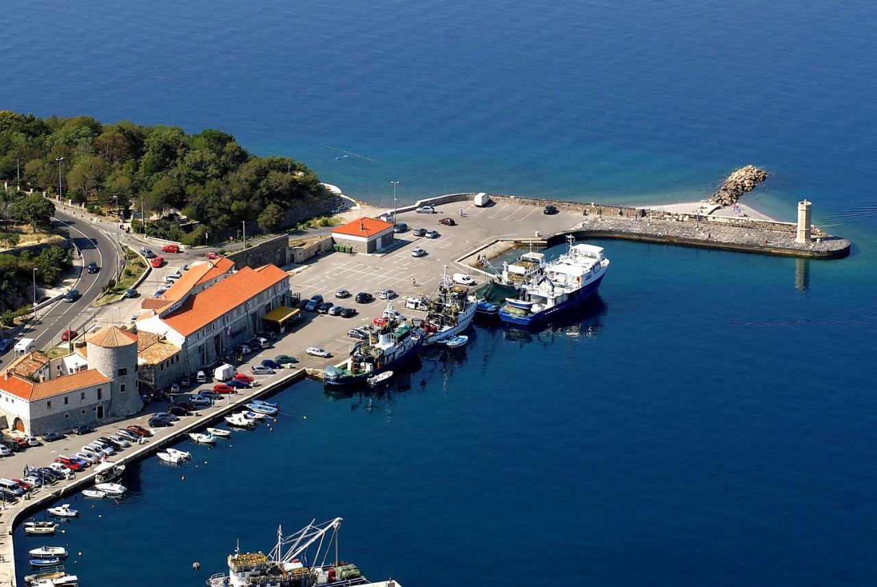 Apartment Seka Oldtown Senj  Buitenkant foto